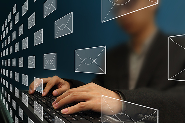 不是我看不起你？我猜你只知道两种单例模式